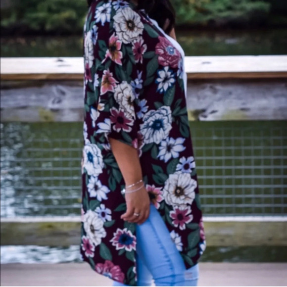 Floral Boho Kimono cardigan- Burgundy with floral print - Picture 3 of 10